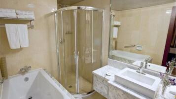 Shower, free toiletries, towels