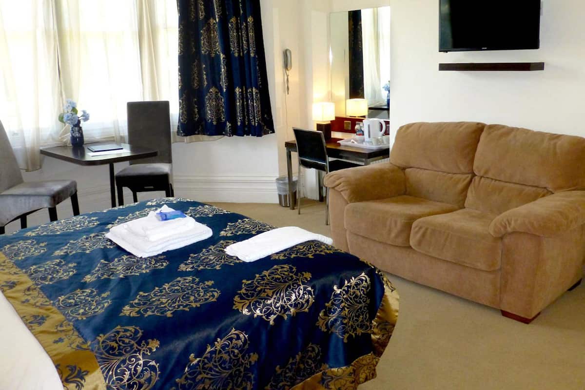Family Room | Iron/ironing board, WiFi (free)