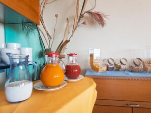 Breakfast served  - Hotel Clelia (Santa Ninfa)