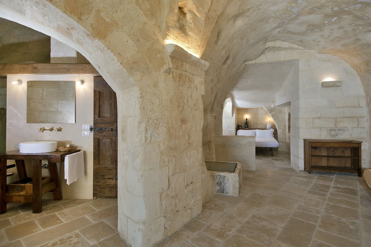 Junior Suite (Dependance - Separate Building) | 1 bedroom, hypo-allergenic bedding, minibar, individually decorated