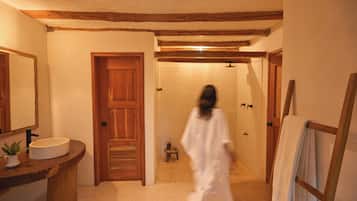 Master Luxury Suite | Bathroom | Shower, rainfall showerhead, designer toiletries, hair dryer