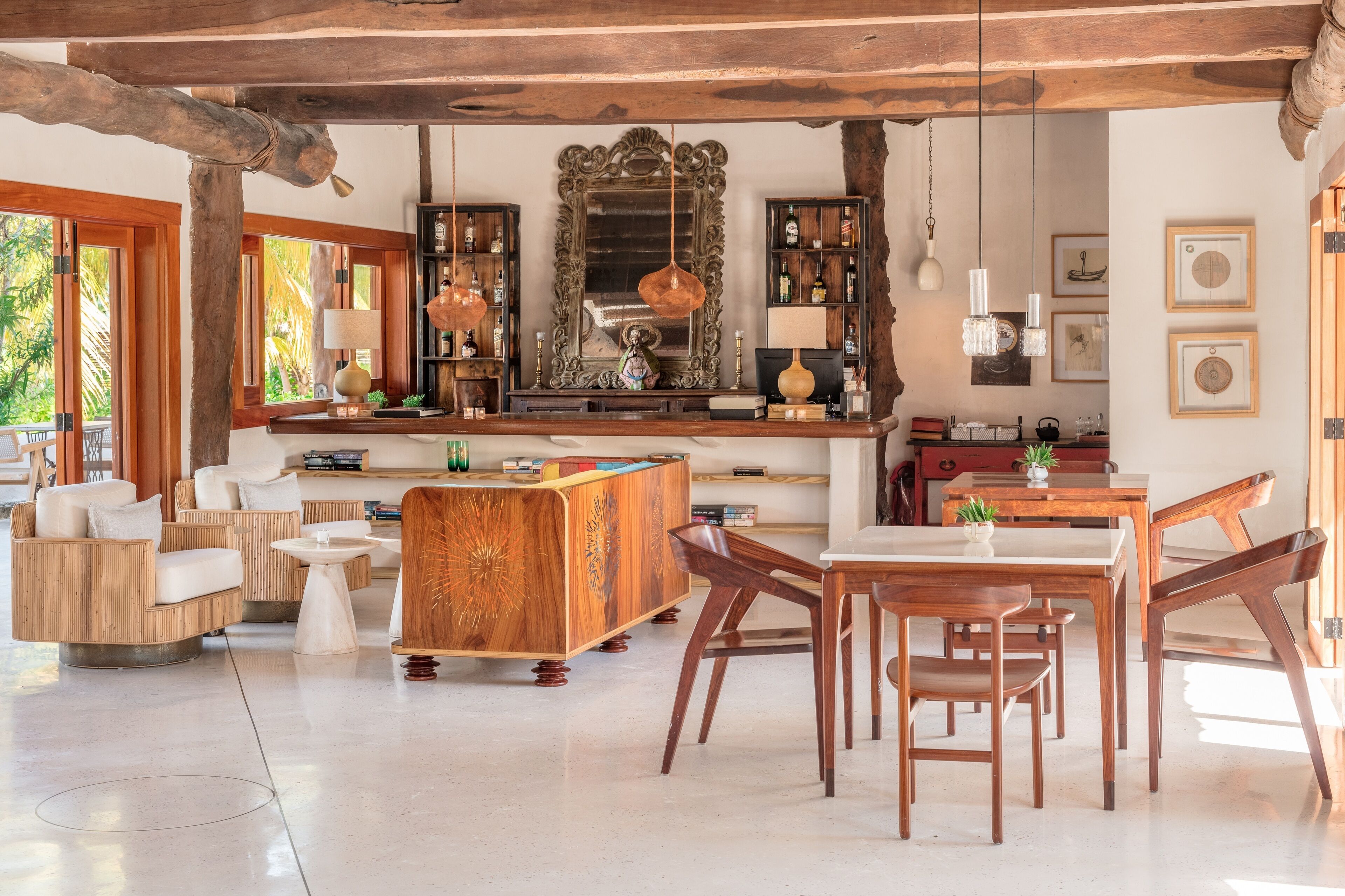 breakfast, lunch and dinner served