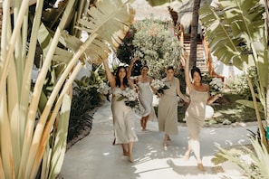 Outdoor wedding area - Ser Casasandra Boutique Hotel (Isla Holbox)
