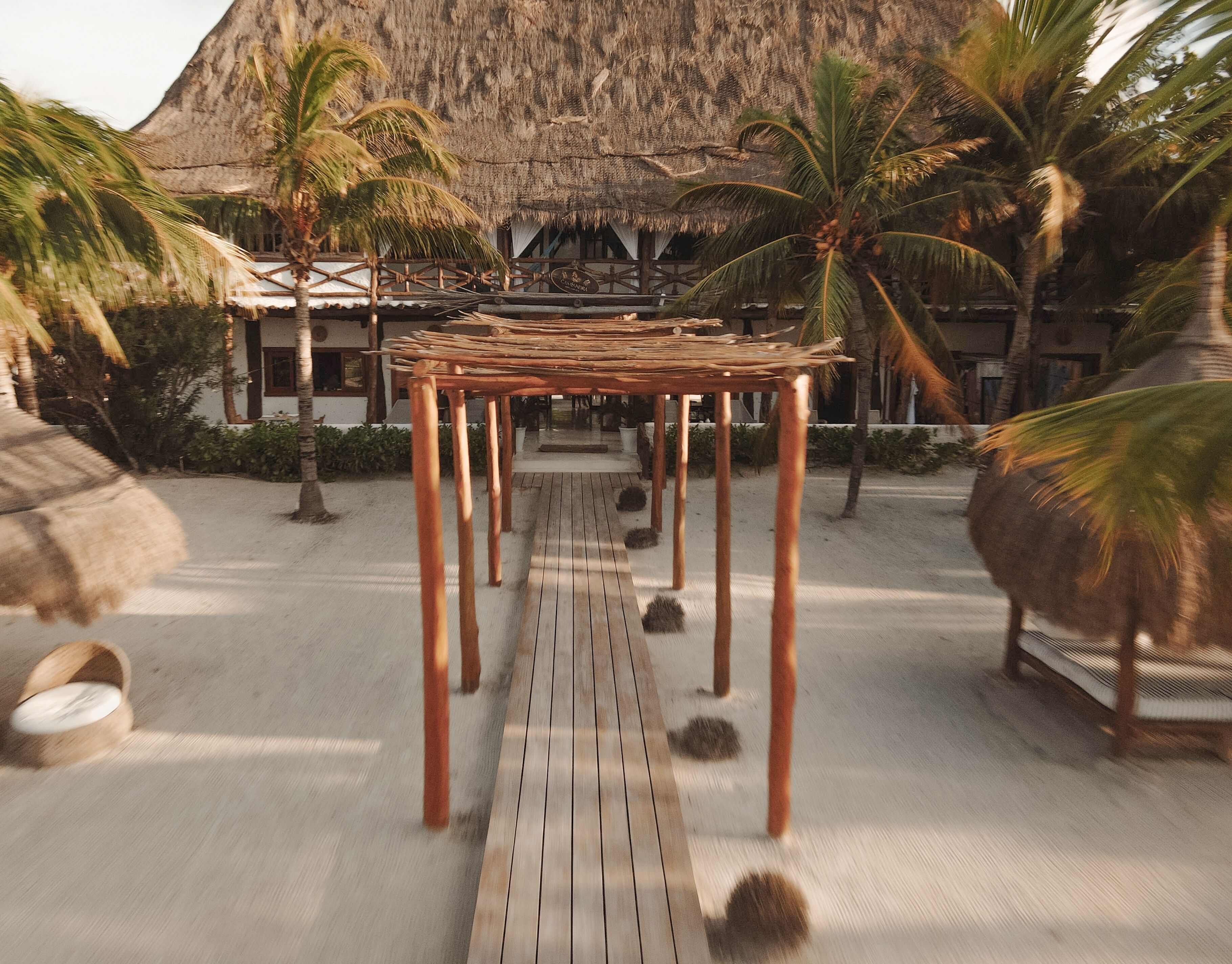 Vista frontal de la propiedad