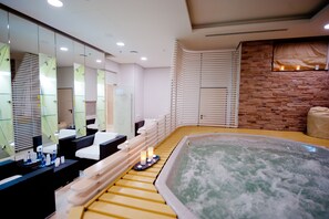 Tina de hidromasaje interior