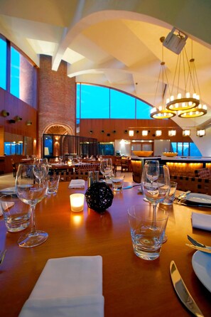 42-inch LCD TV with satellite channels, TV, DVD player - The Westin Sohna Resort & Spa (Sohna)