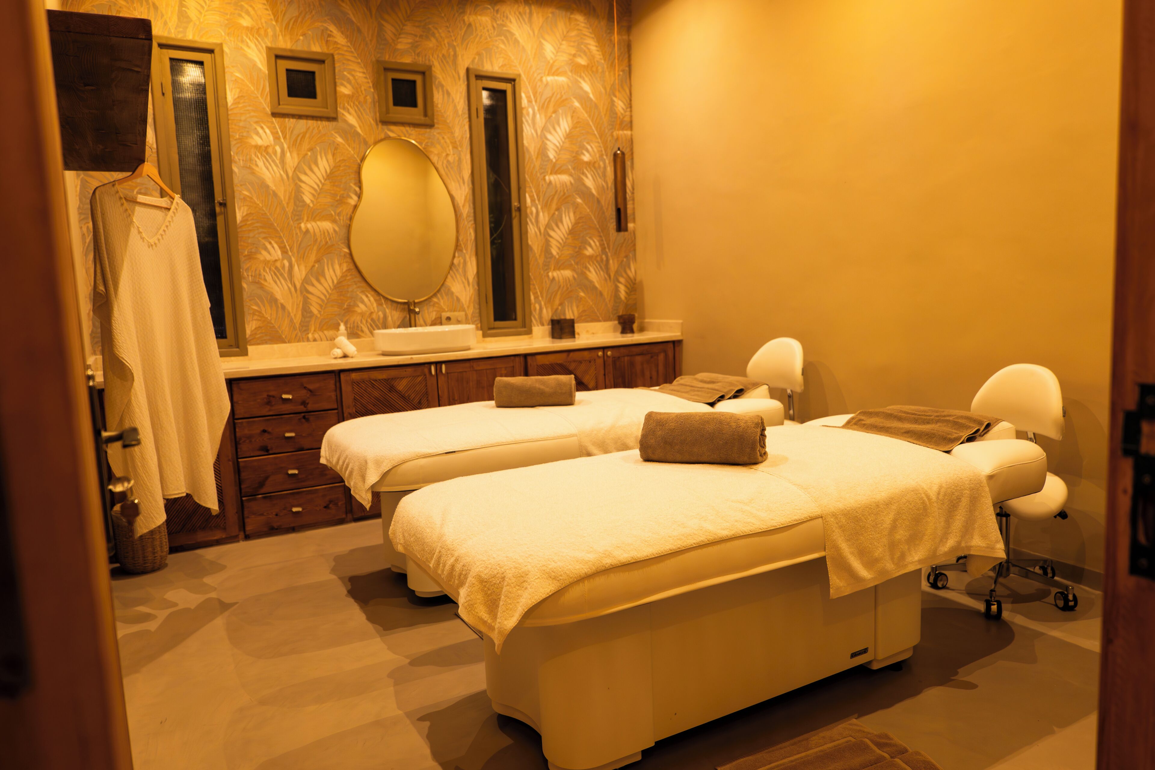 Couples treatment room(s), steam room, Turkish bath/hammam