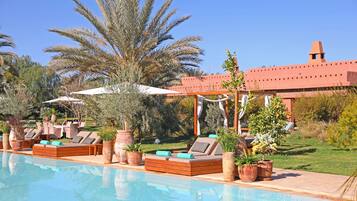 Hồ bơi ngoài trời, lều miễn phí, dù/ô trên bãi biển/hồ bơi