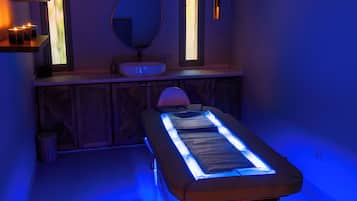 Couples treatment room(s), steam room, Turkish bath/hammam