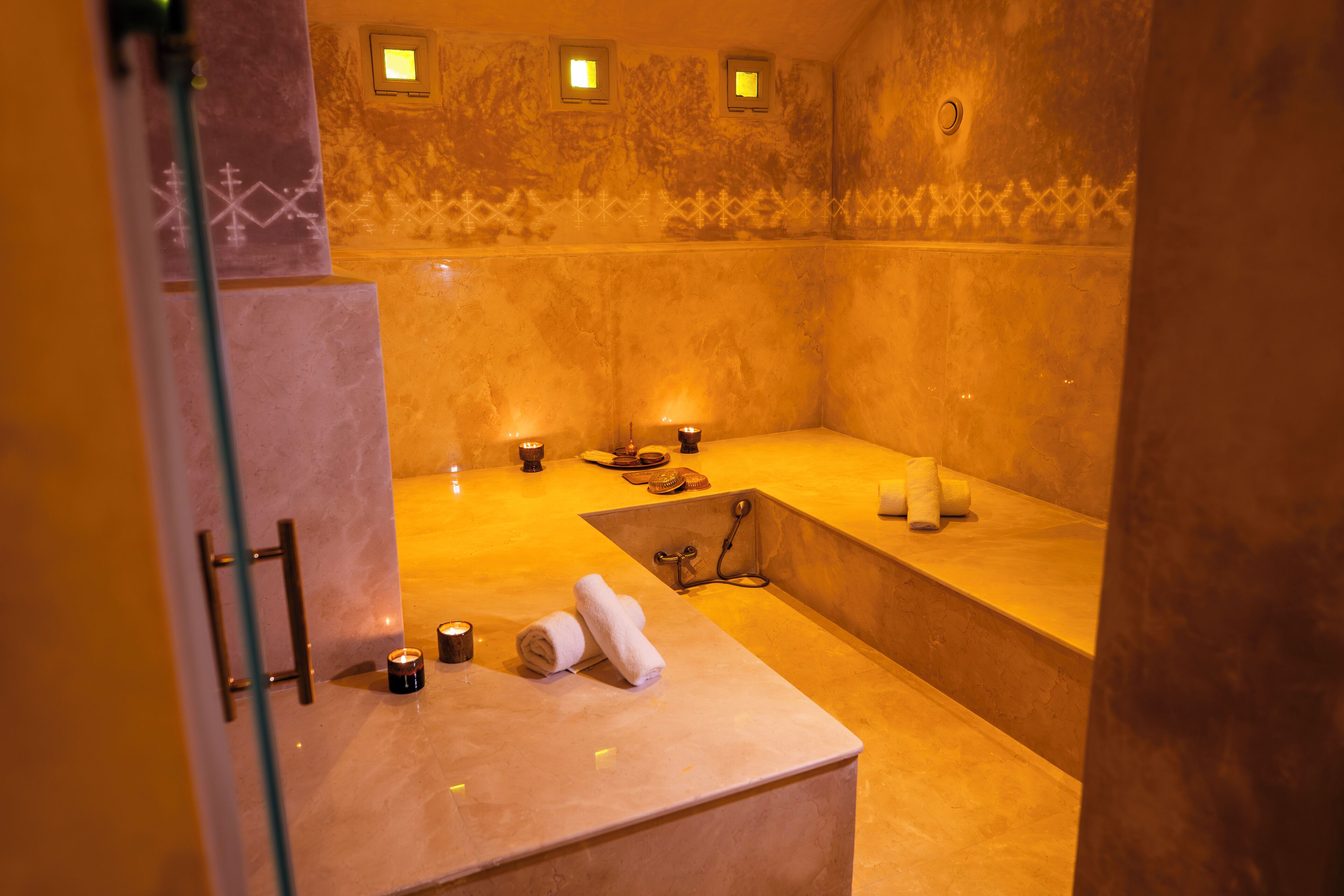 Couples treatment room(s), steam room, Turkish bath/hammam