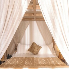 Tent | Lakens van Egyptisch katoen, donzen dekbedden, een minibar