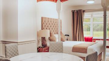 Executive Suite, Microwave, Garden View | Free WiFi, bed sheets, alarm clocks