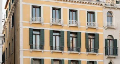 Bellevue Luxury Rooms – San Marco Luxury