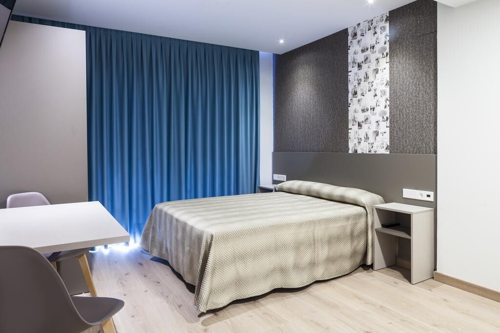 1 bedroom, hypo-allergenic bedding available, desk, laptop workspace