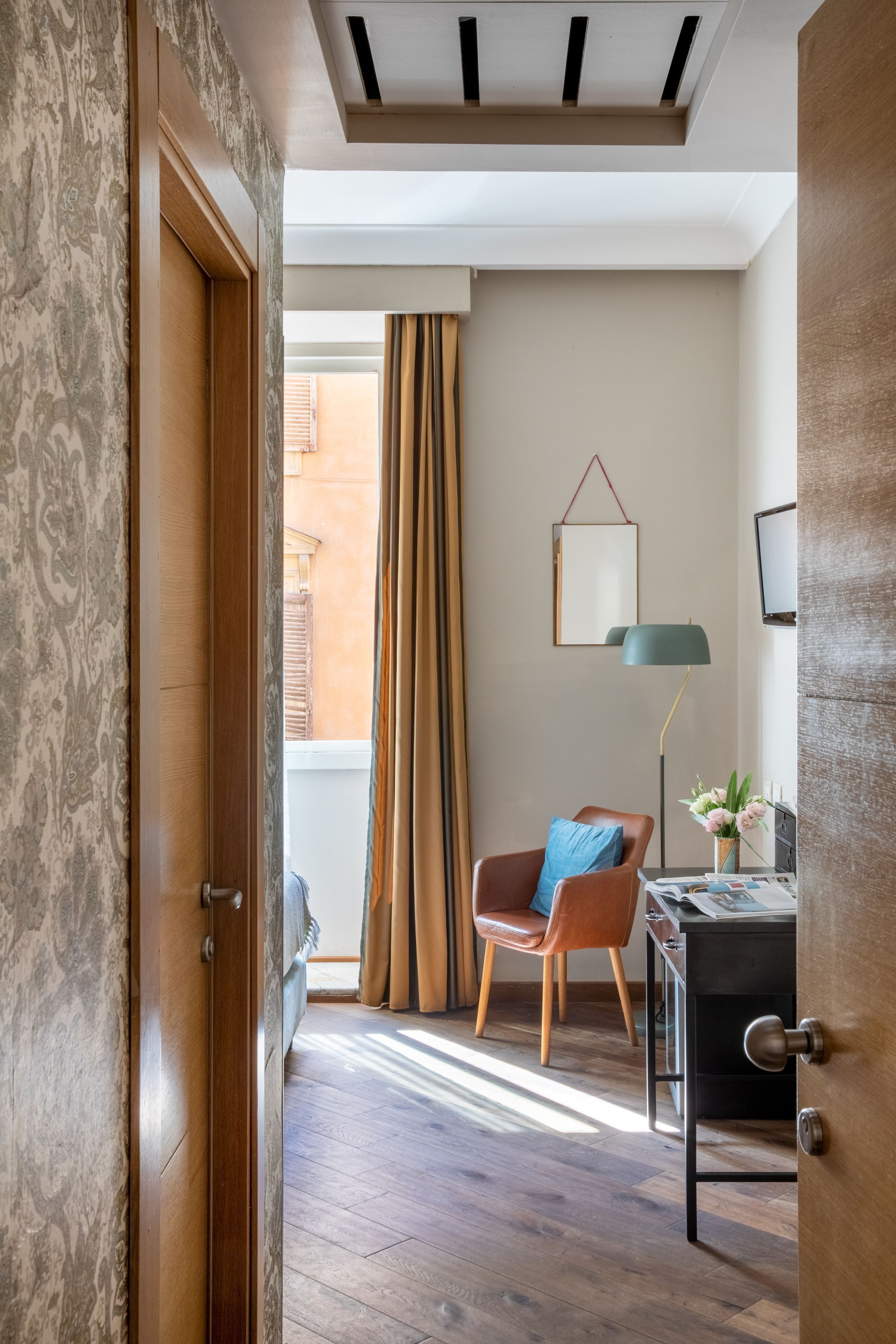 1 bedroom, premium bedding, down duvets, minibar