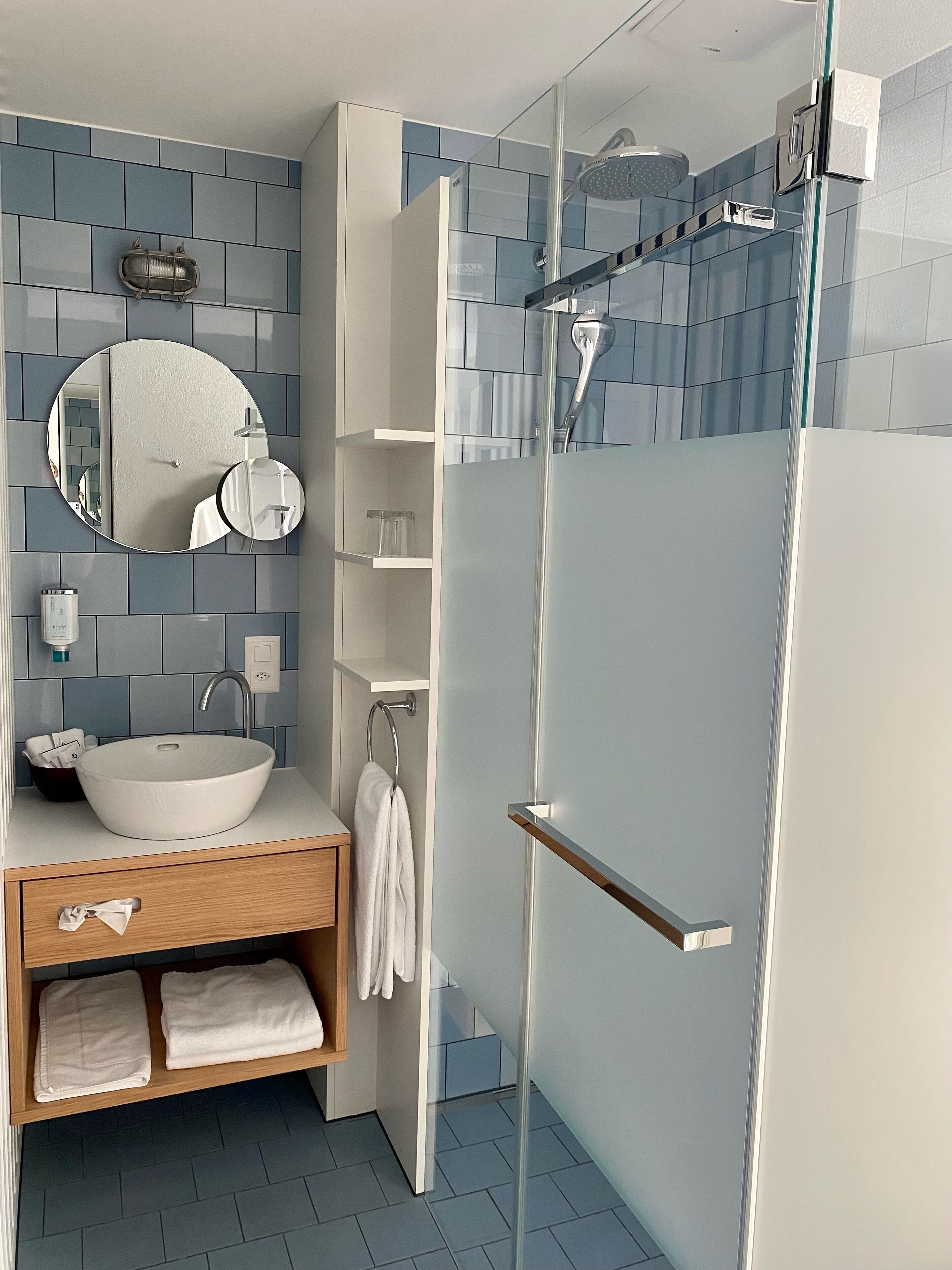 business double room | 1 bedroom, down duvets, minibar, in-room safe