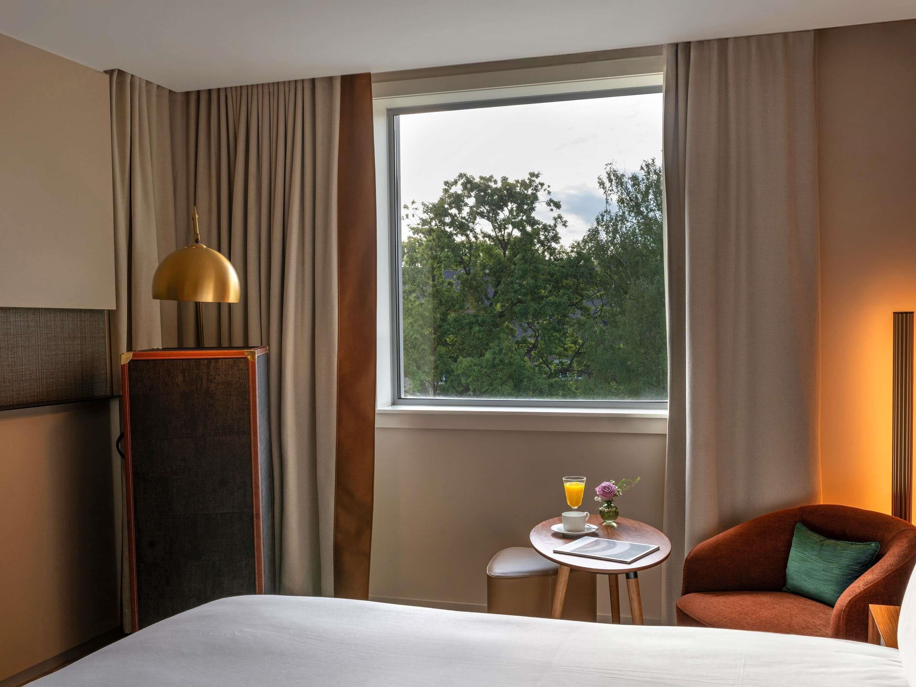 Classic Room (Twin Bed) | Premium bedding, memory foam beds, free minibar items, in-room safe