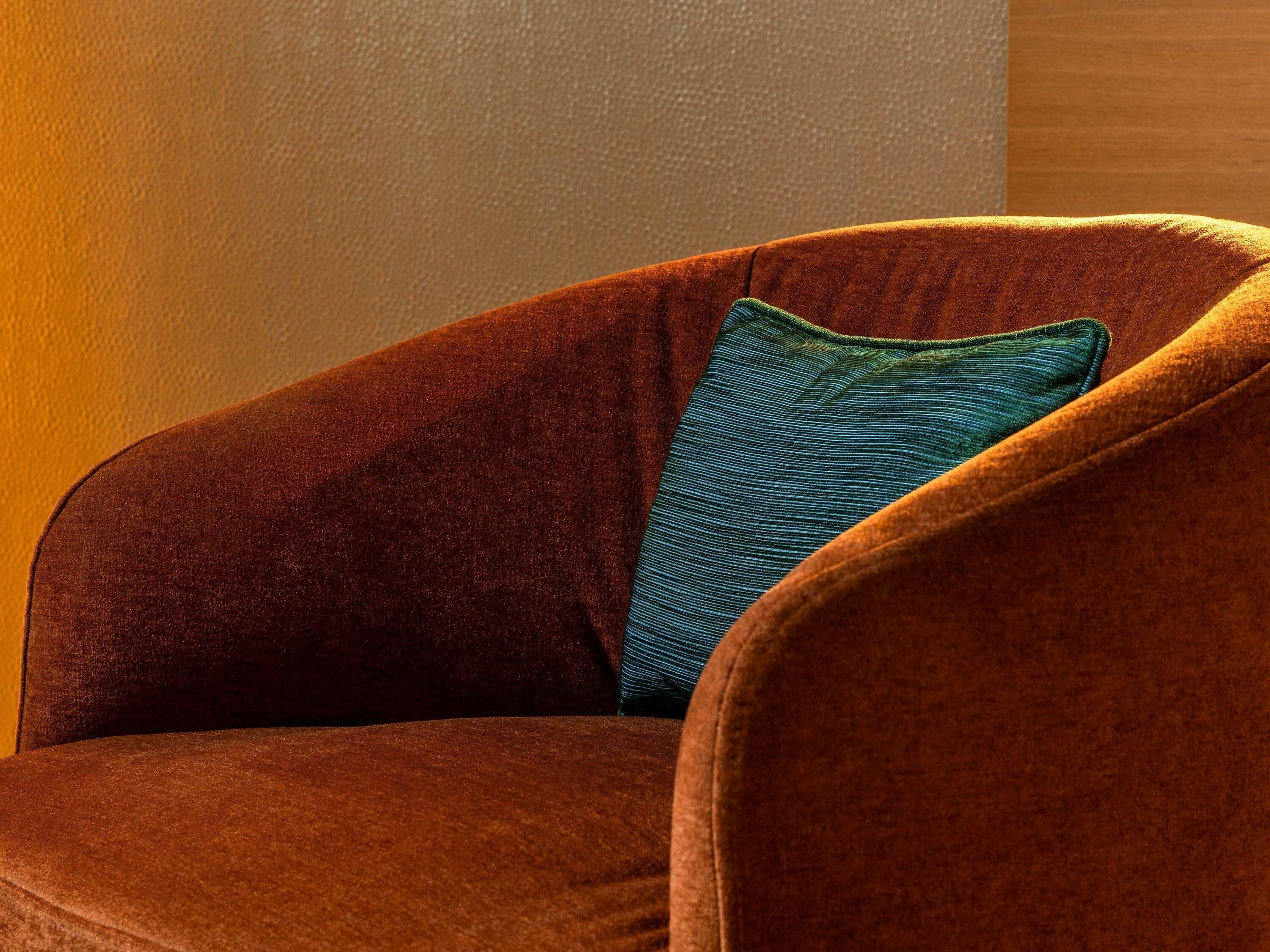 高档床上用品、记忆海绵床垫、免费迷你吧物品、客房内保险箱