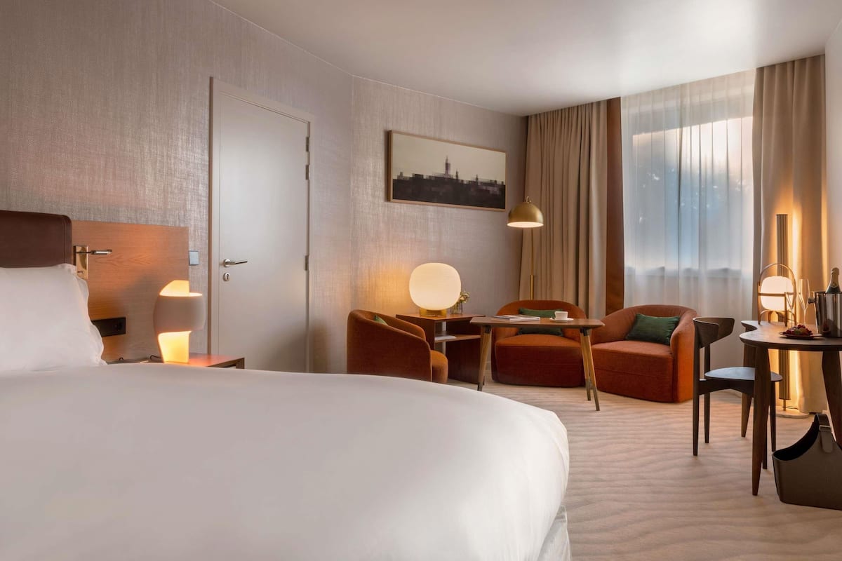 1 bedroom, premium bedding, free minibar items, in-room safe