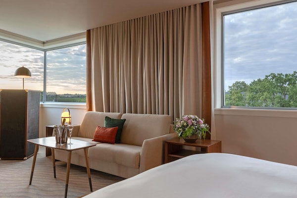 Suite, 1 très grand lit (Prestige. Panoramic View) | Literie de qualité supérieure, matelas mémoire de forme