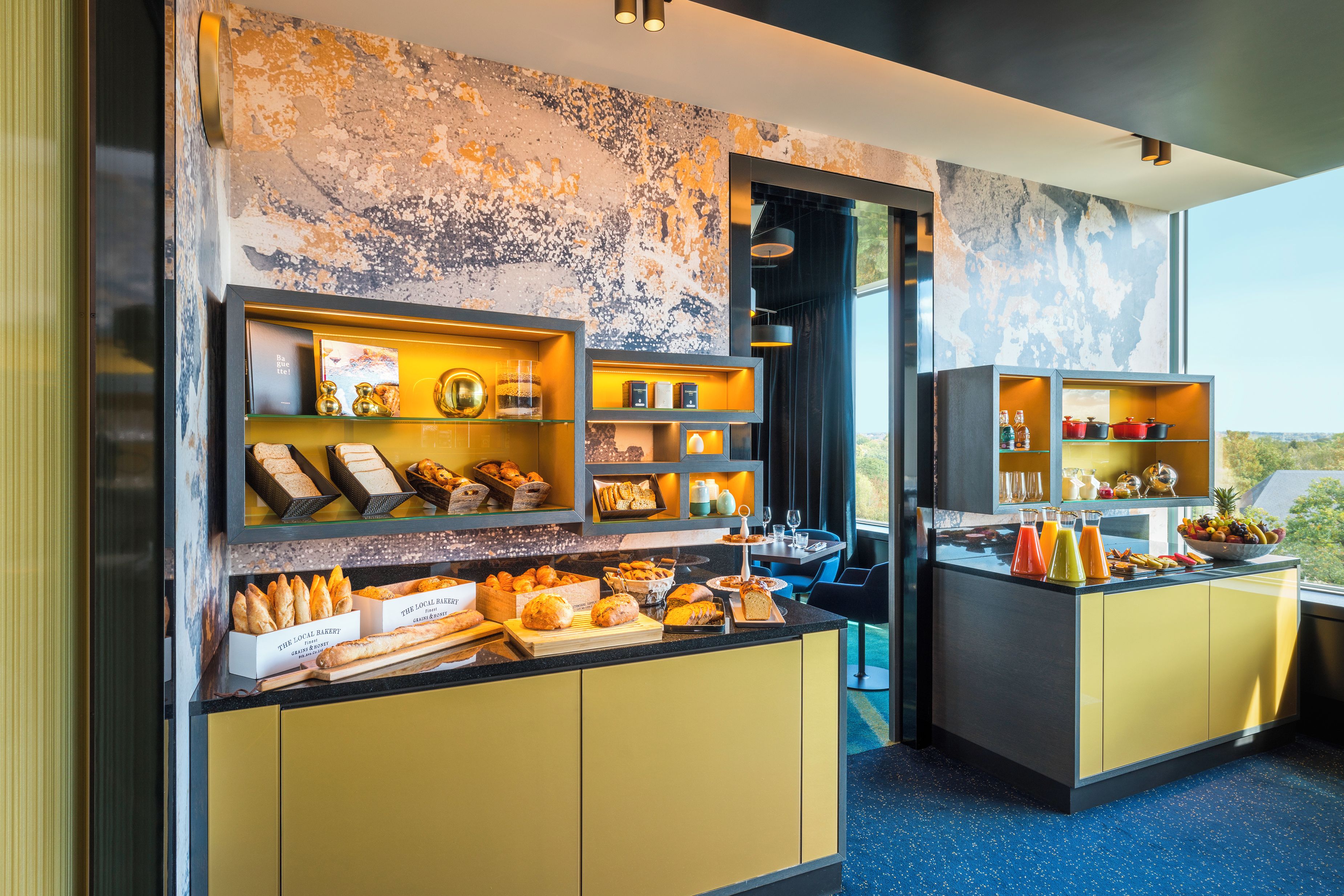 Daily buffet breakfast for a fee