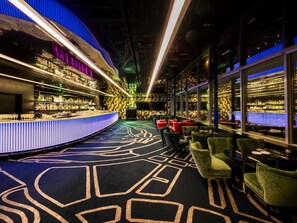 Cocktail bar