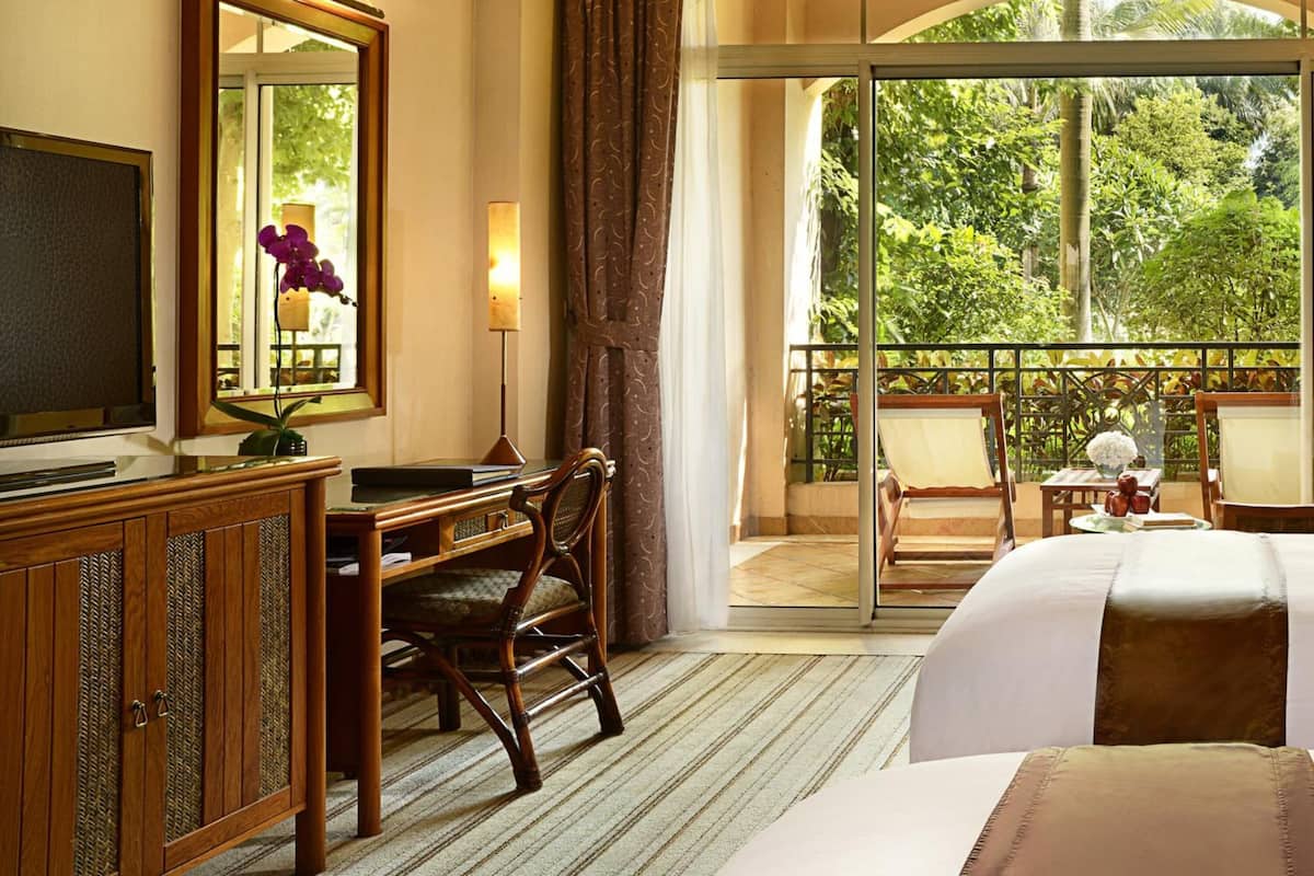 Kamar Superior, 2 Tempat Tidur Twin | Minibar, brankas, meja kerja, dan tirai kedap cahaya