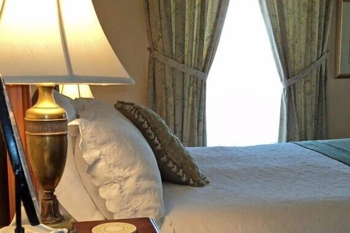 Camera Premier, 1 letto queen, caminetto | Biancheria da letto di alta qualità