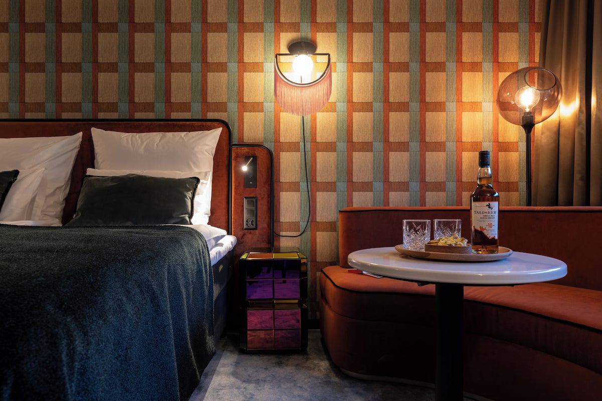 Superior Signature Suite