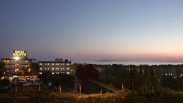 Façade de lâhĂ©bergement - soirĂ©e/nuit