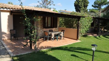Bungaló, 2 hálószobával, konyharész | Kilátás a szobából