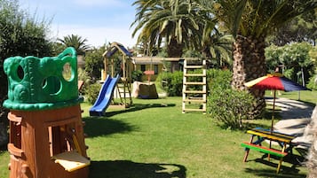 منطقة لعب الأطفال - خارجية
