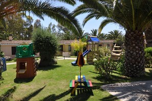 Tempat bermain anak - outdoor