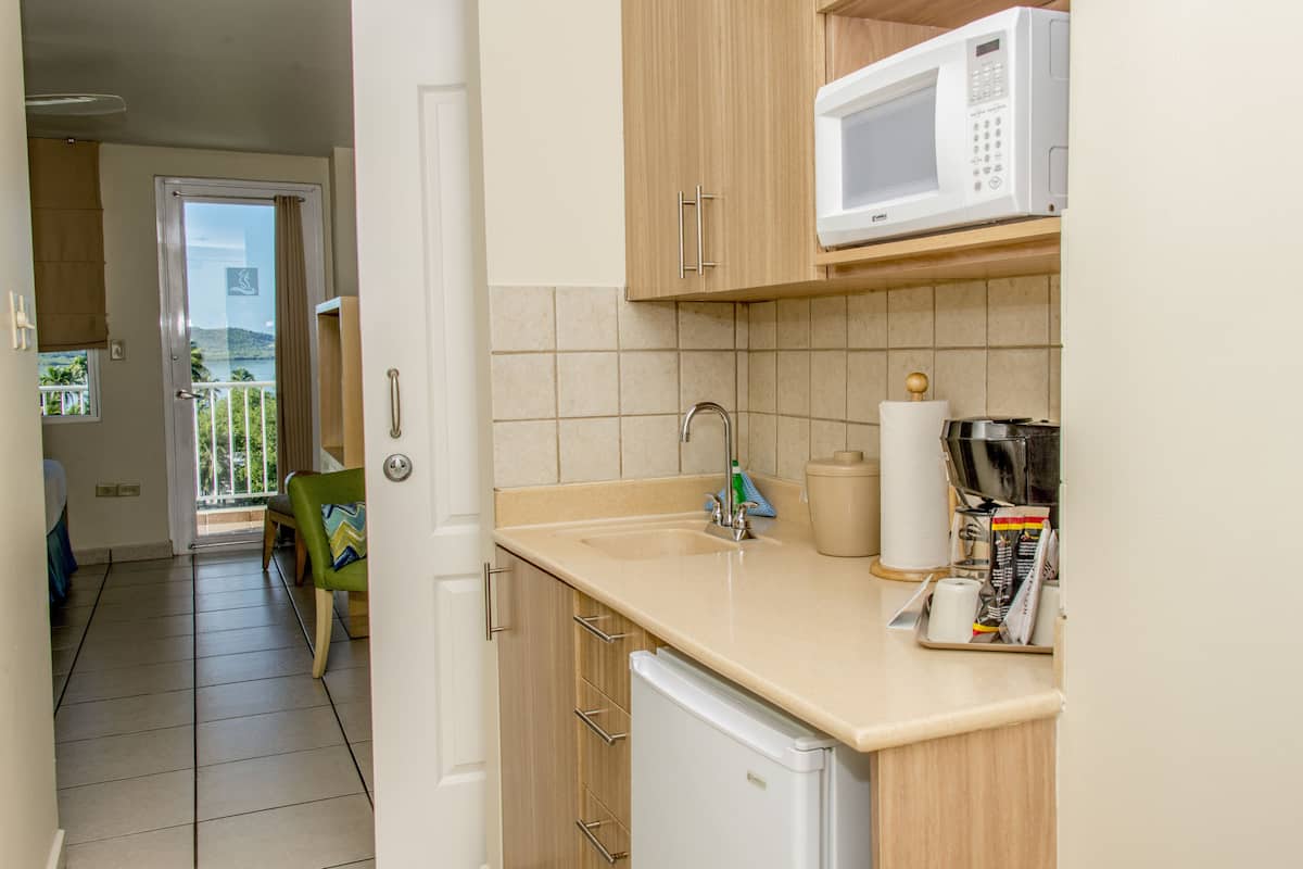 studio suite | private kitchenette | microwave, coffee/tea maker