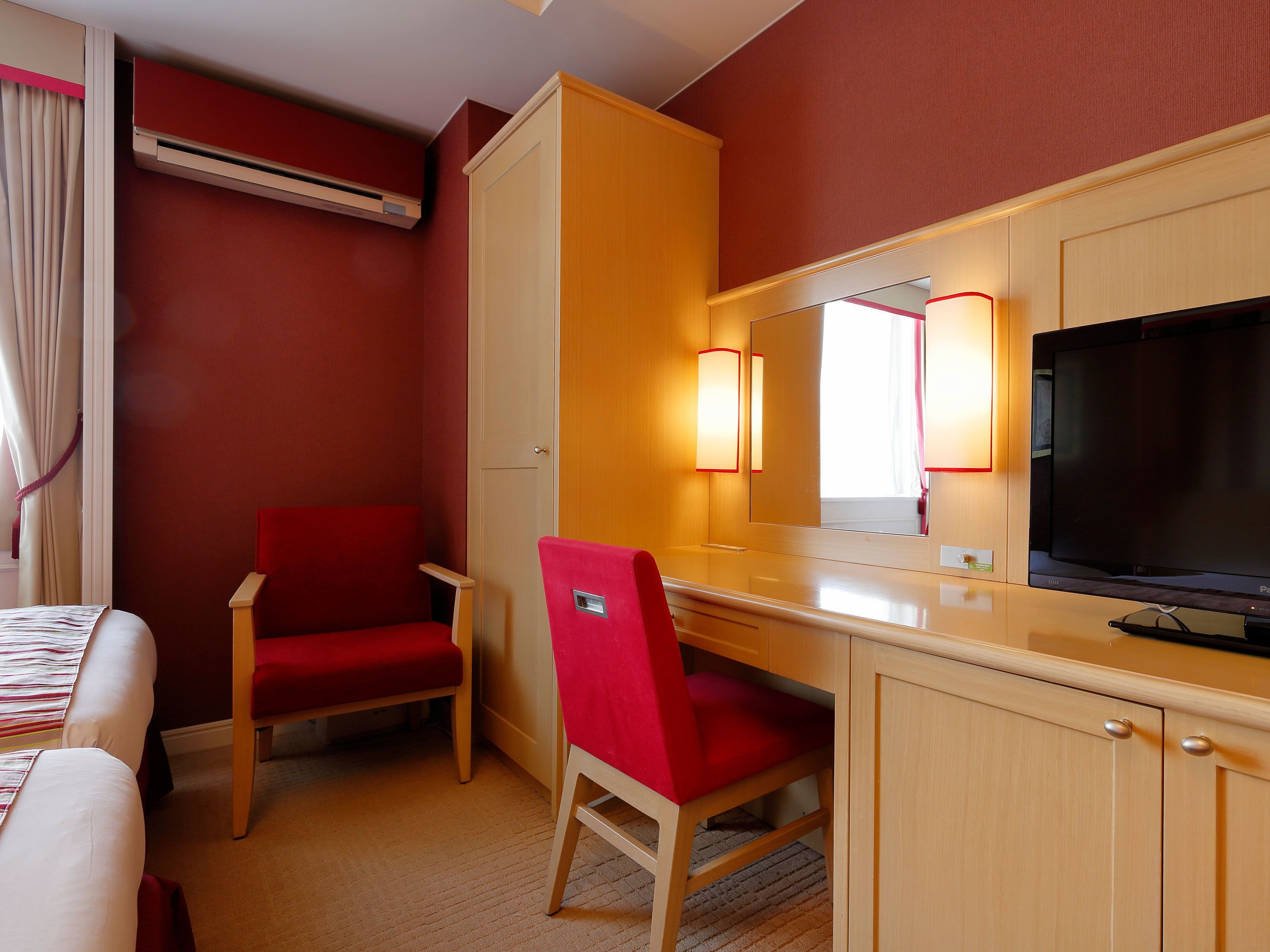 superior triple room 26sq m, non smoking | premium bedding, down duvets, select comfort beds, desk