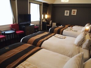 Kamer, niet-roken (Force Room) | Luxe beddengoed, donzen dekbedden, Select Comfort-bedden, een bureau