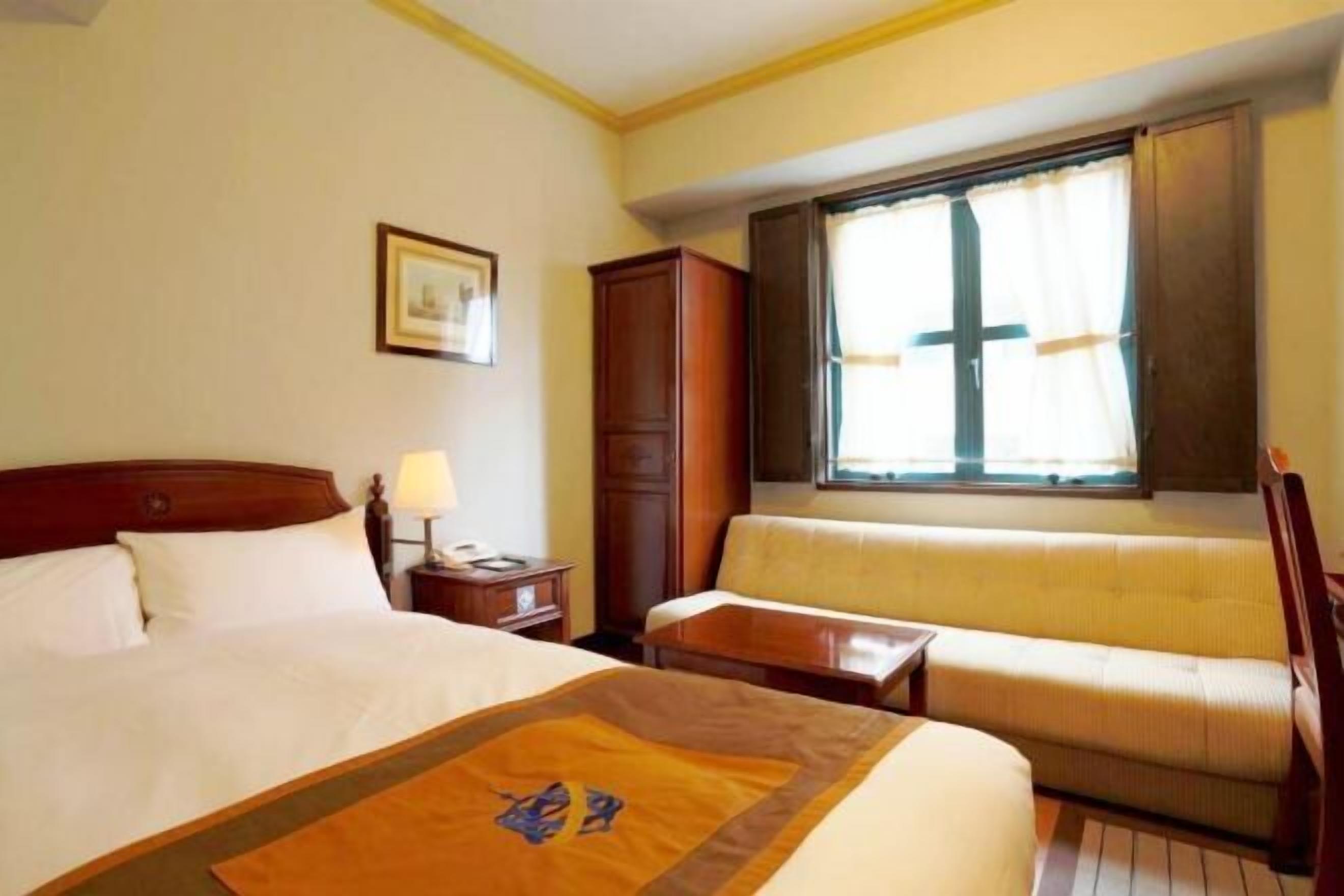Caixa forta a l'habitació, escriptori i habitacions insonoritzades 