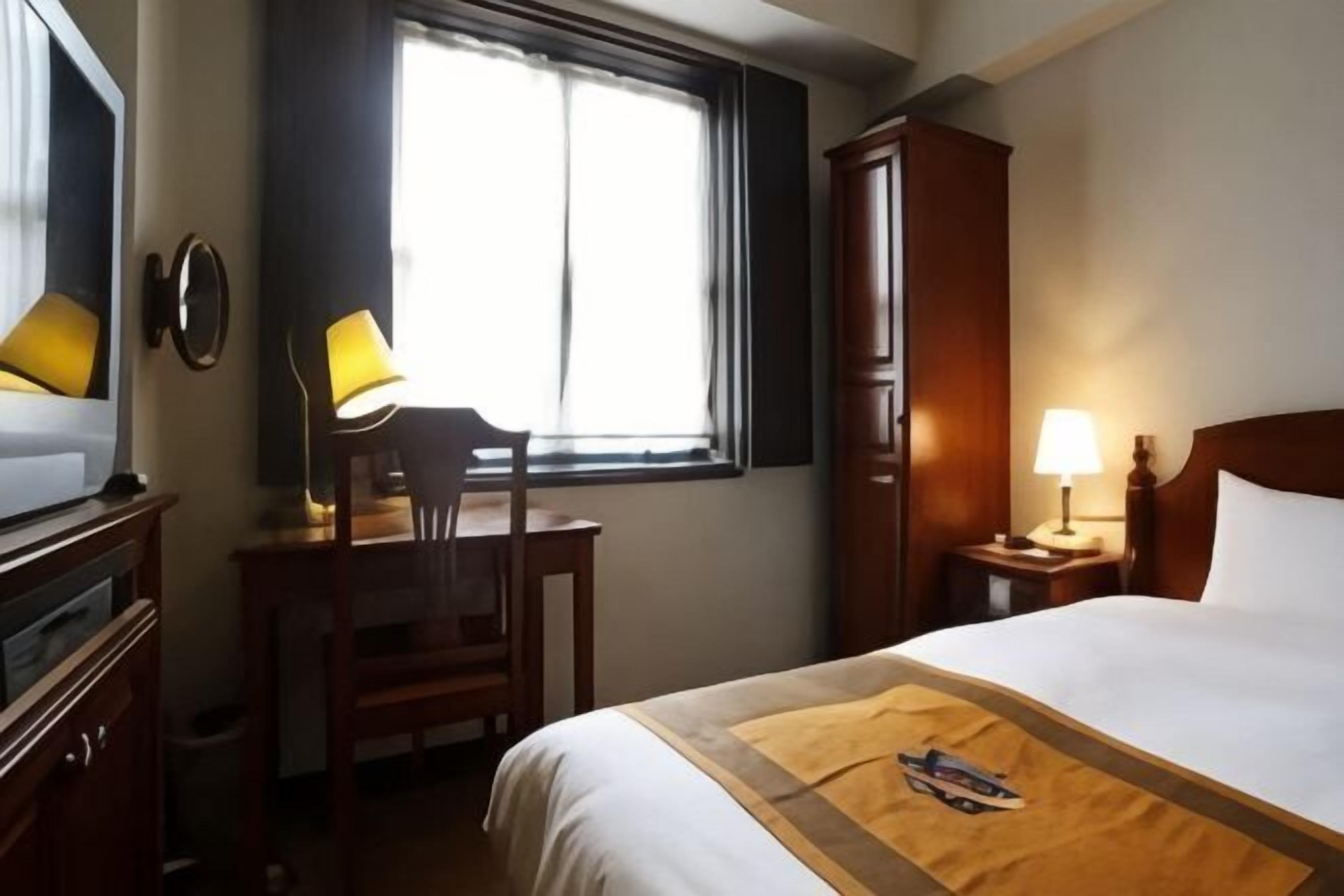 In-room safe, desk, soundproofing, free WiFi