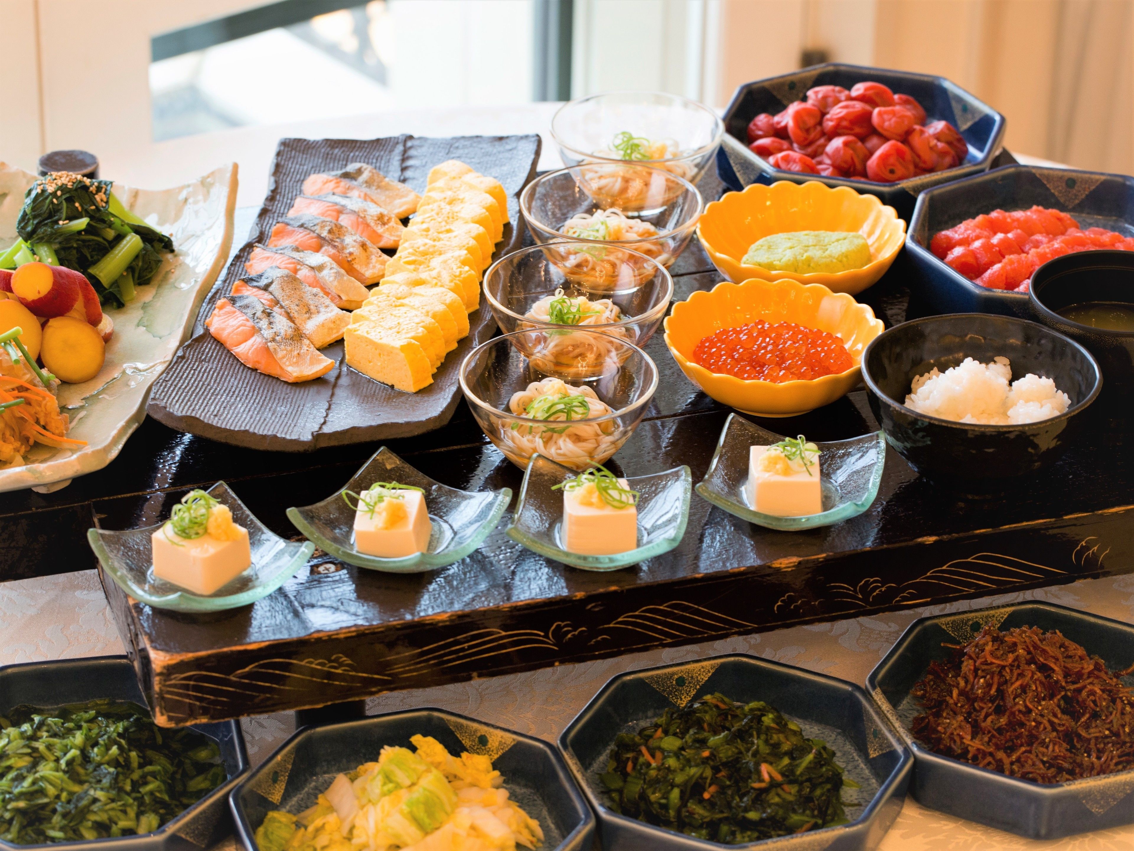 daily buffet breakfast (jpy 3800 per person)