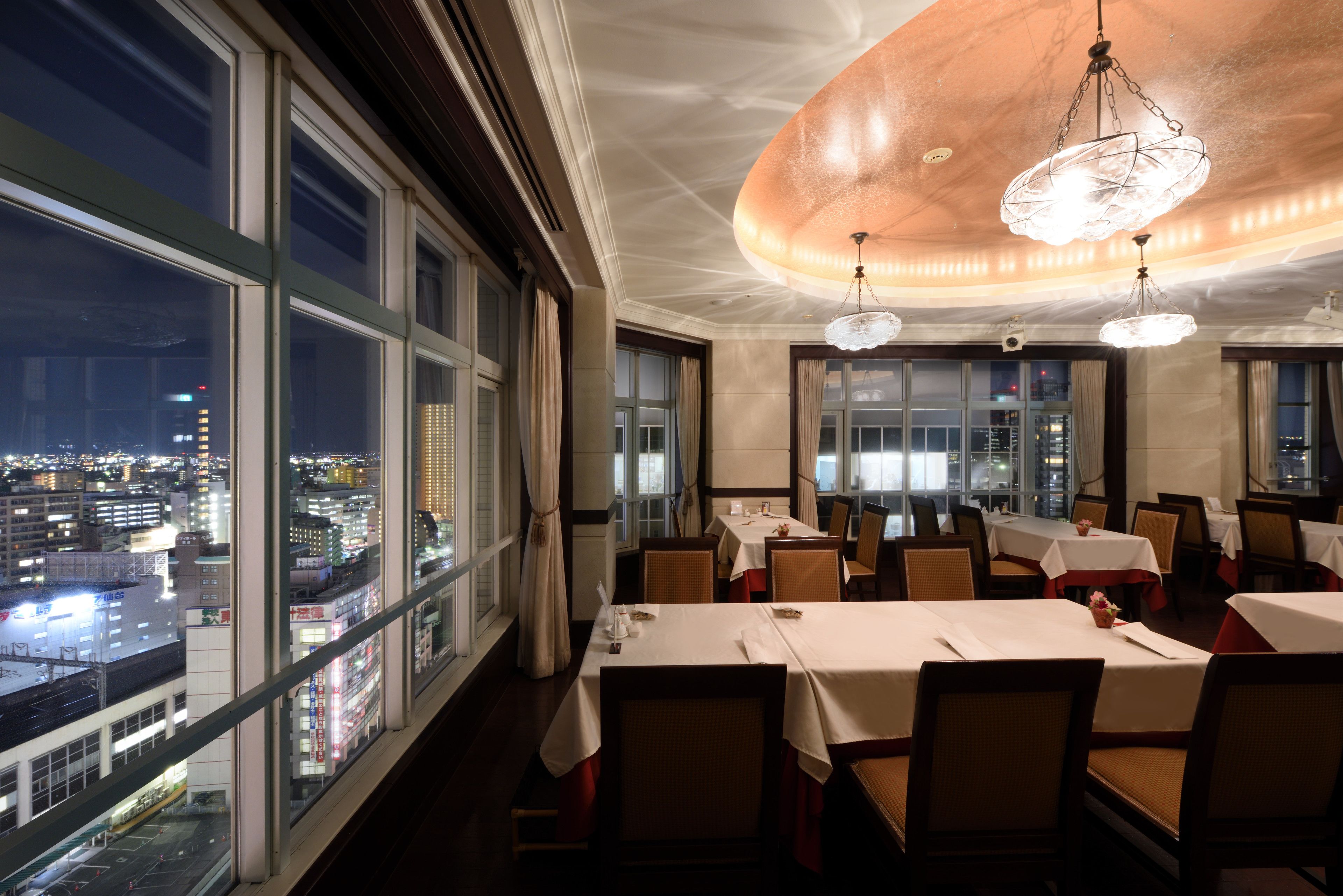 3 restaurants, lunch, dinner served; french cuisine