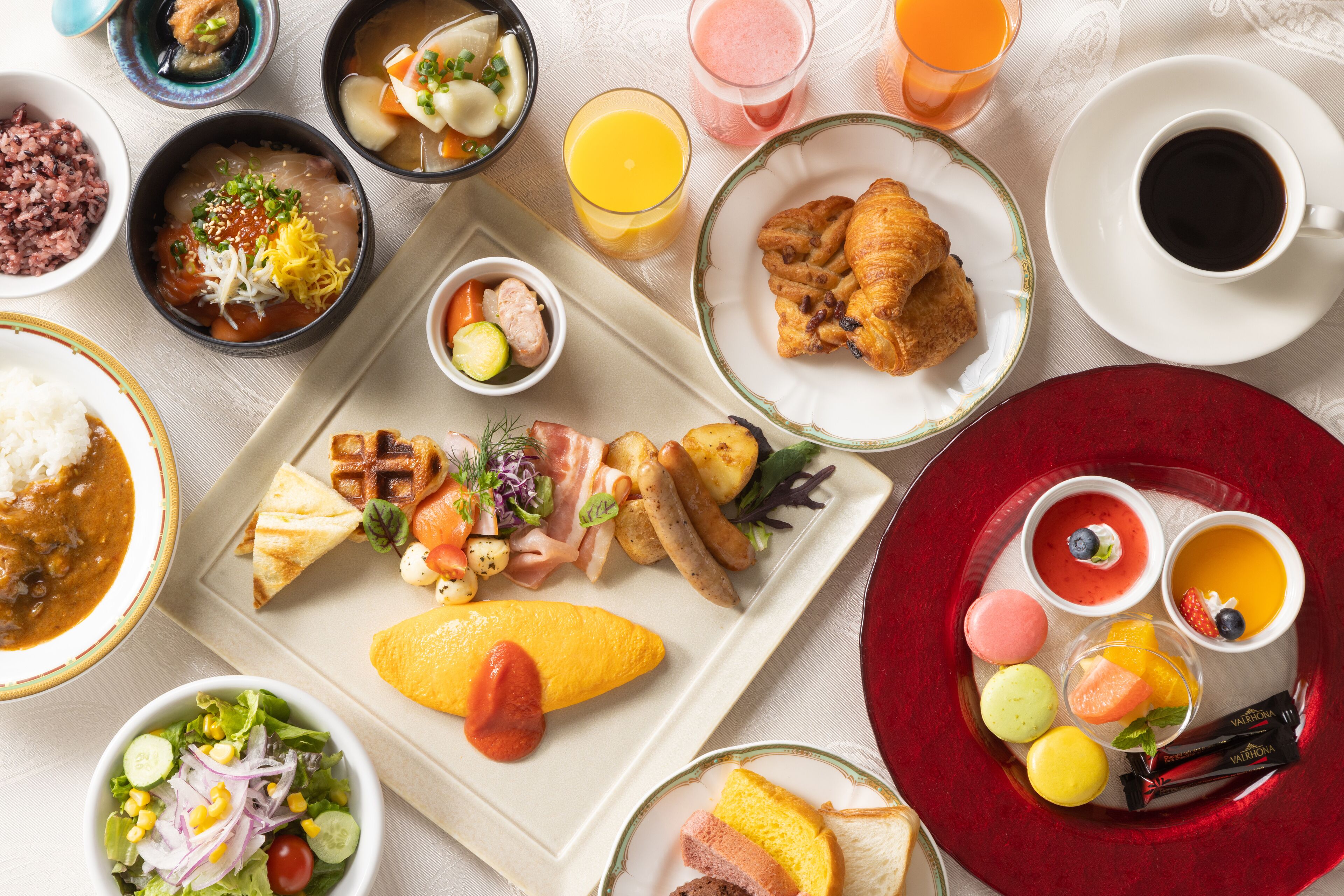 بوفيه فطور يوميًا بتكلفة قدرها (4000 JPY للشخص)