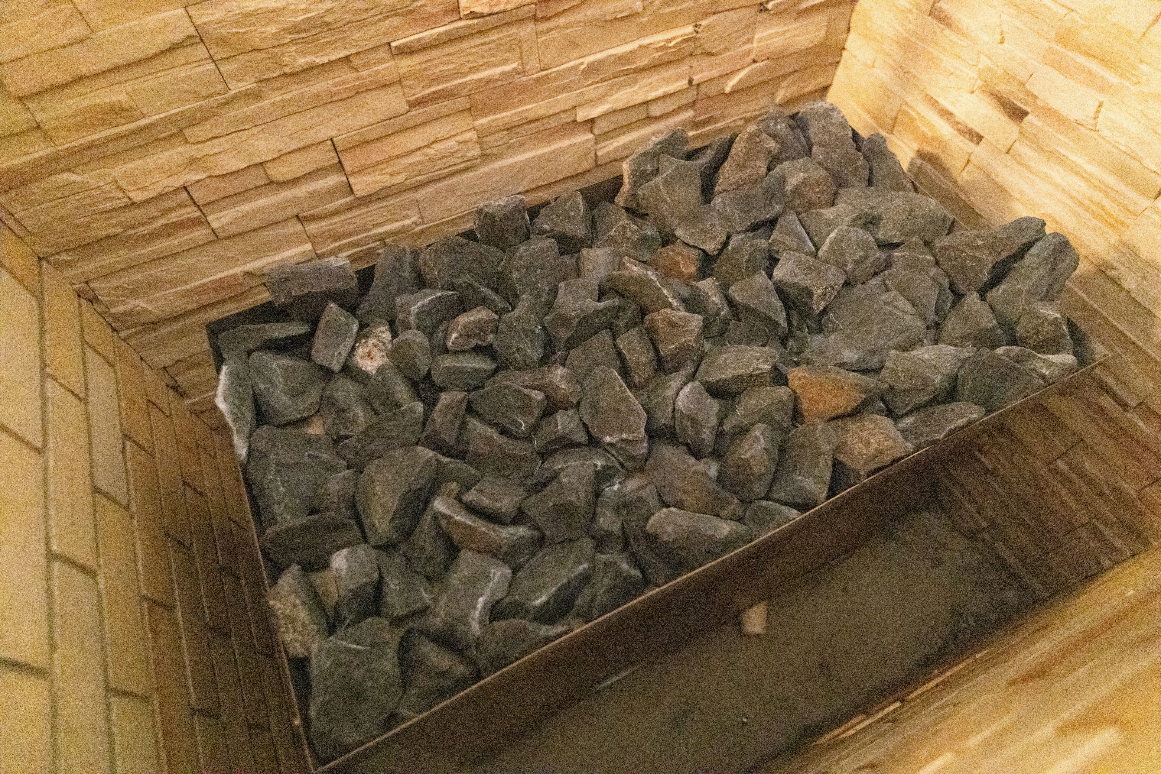 sauna, hot tub, hot springs/mineral springs