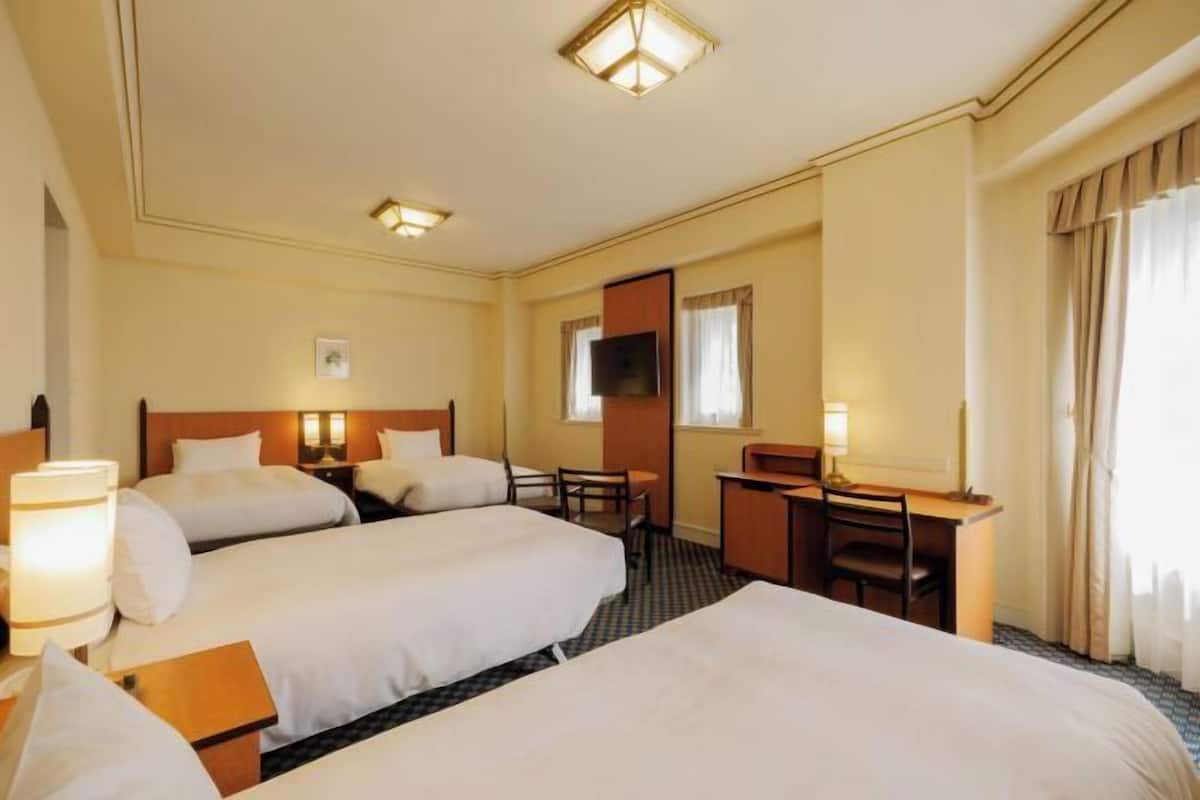 Minibar, in-room safe, desk, free WiFi