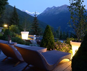 Sun deck