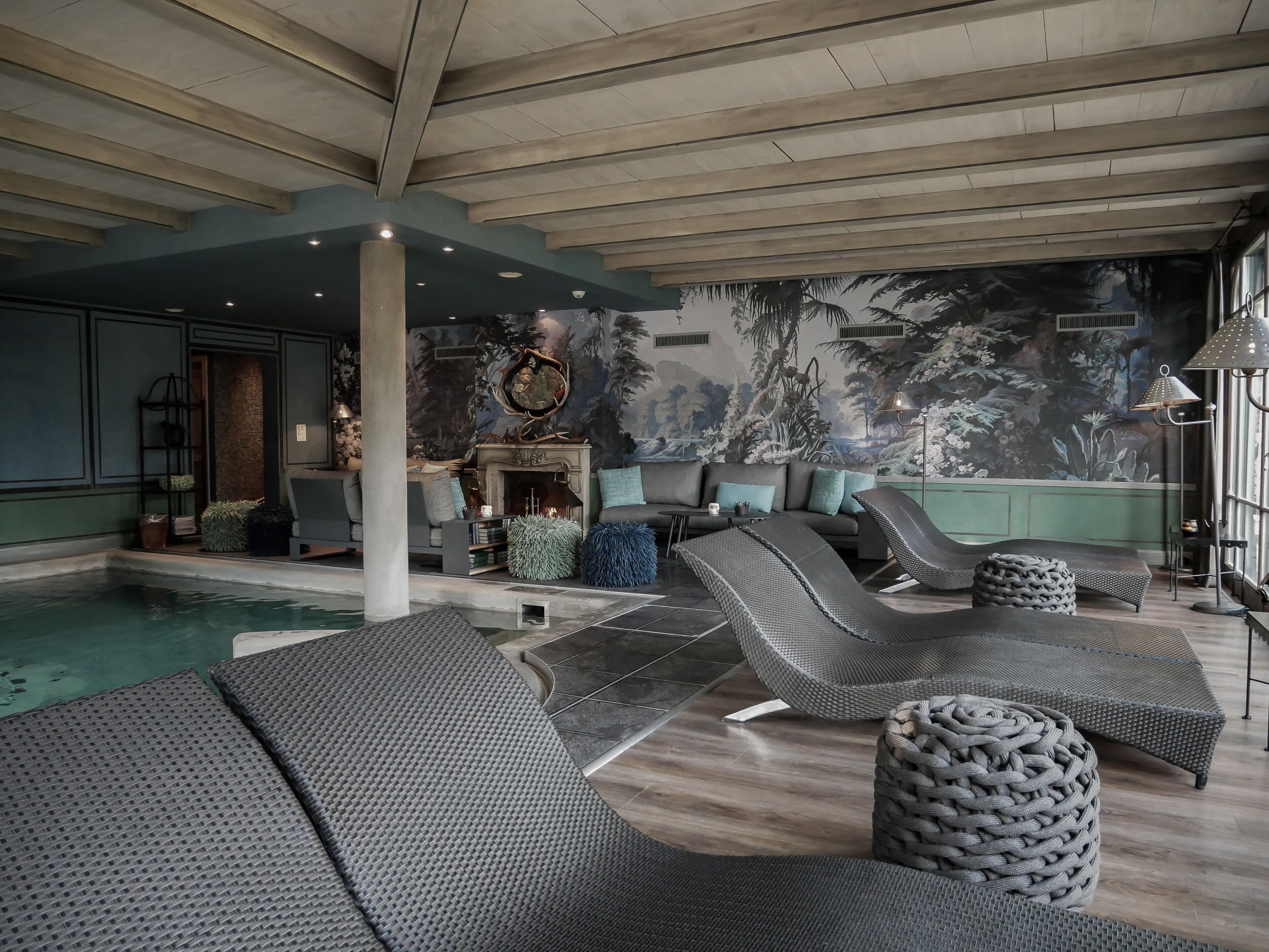 indoor pool, pool loungers