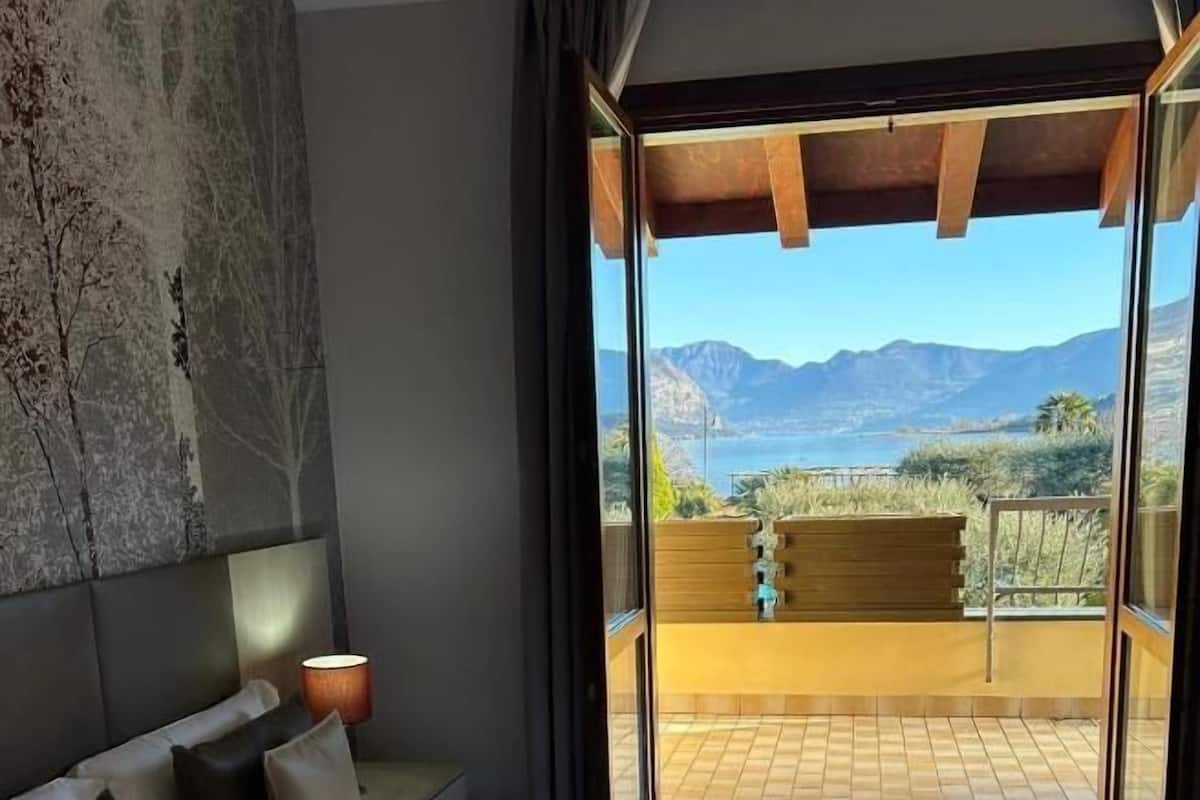 高級寢具、迷你吧、客房內保險箱、書桌