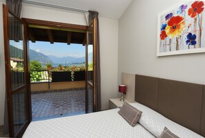 双人房（单人入住）, 露台, 湖景 | 客房景观