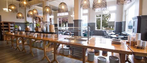 Petit déjeuner, déjeuner et dßner servis sur place