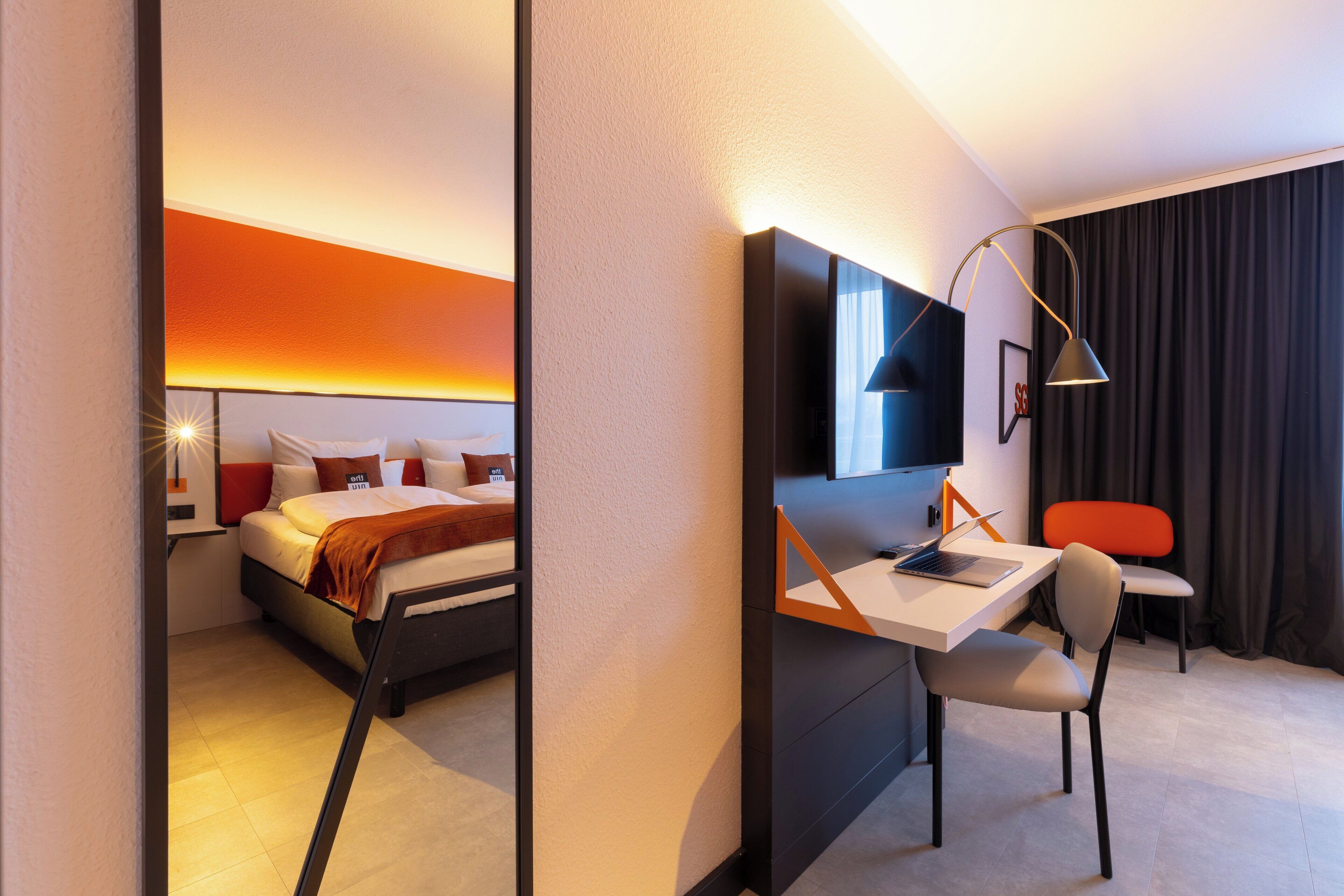 premium room, 1 queen bed | hypo-allergenic bedding, desk, soundproofing, iron/ironing board