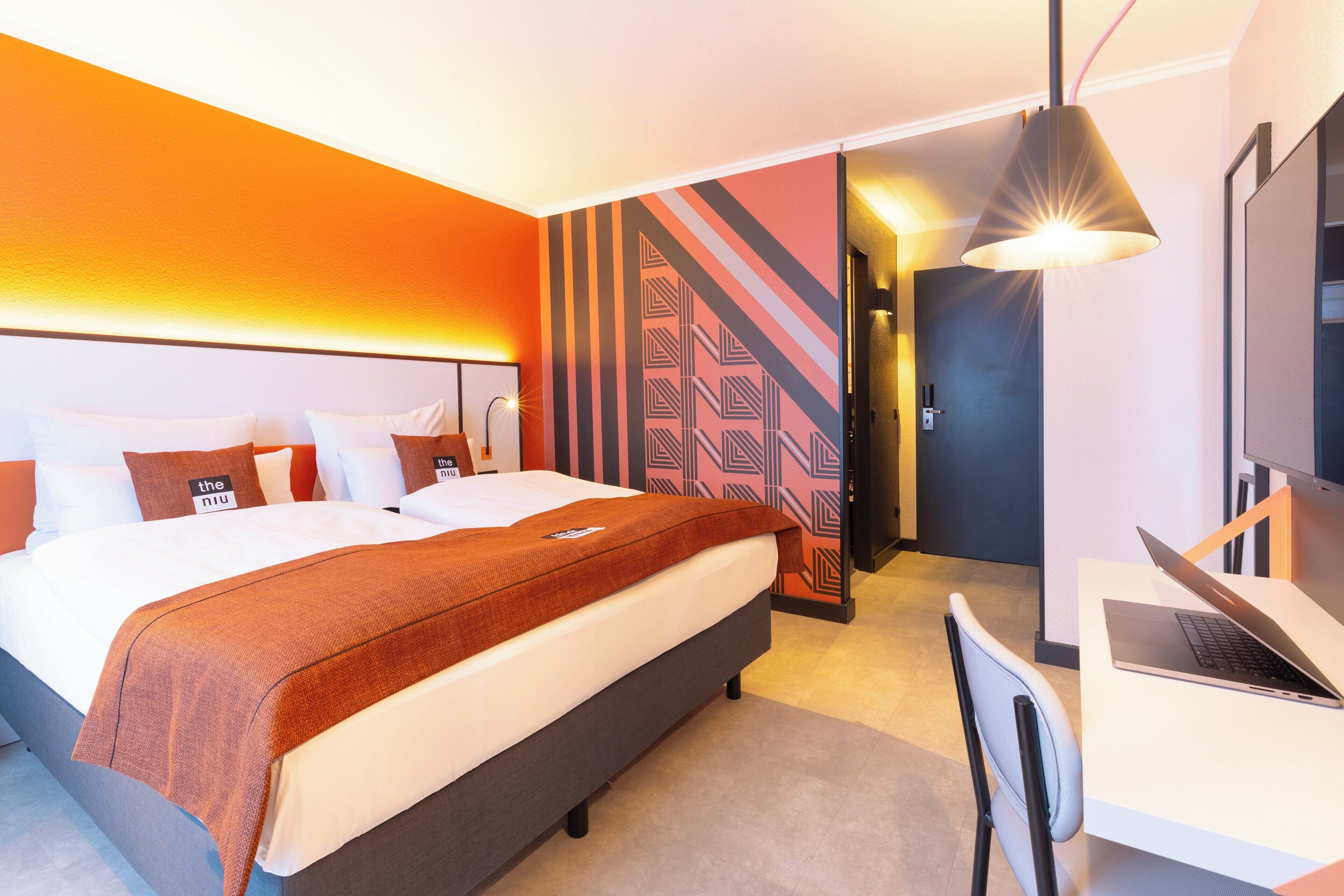 premium room, 1 queen bed | hypo-allergenic bedding, desk, soundproofing, iron/ironing board